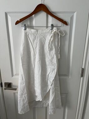 Wilfred White Wrap High-Low Midi Skirt with Side Tie. Linen.